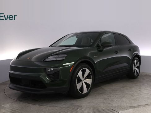 Used 2025 Porsche Macan Electric RWD image 2