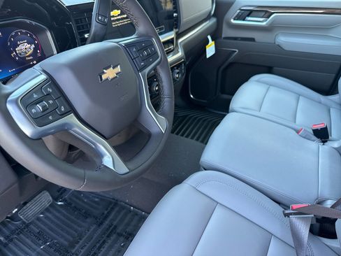 New 2026 Chevrolet Silverado 2500 LT w/ Z71 Chrome Sport Edition AWD/4WD image 9