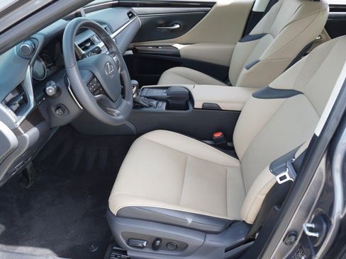 Used 2019 Lexus ES 350 w/ Premium Package image 12