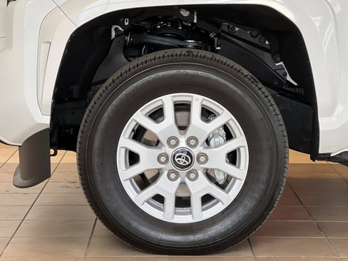 Certified 2025 Toyota Tacoma SR5 image 25