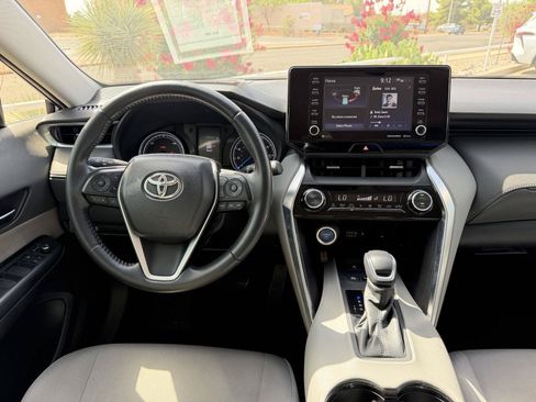 Used 2021 Toyota Venza LE w/ Carpet Mat Package (TMS) AWD/4WD image 24