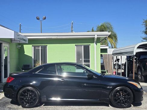 Used 2010 INFINITI G37 Base 2dr Convertible w/ Premium Pkg image 4