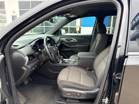 Used 2023 Chevrolet Traverse LT FWD image 14