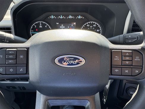 New 2025 Ford F550 2WD Regular Cab Super Duty w/ XLT Value Package image 19