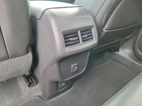 Used 2024 GMC Terrain SLT AWD/4WD image 14