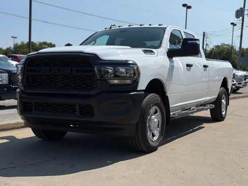 Used 2024 RAM 2500 Tradesman w/ Snow Chief Group AWD/4WD image 2