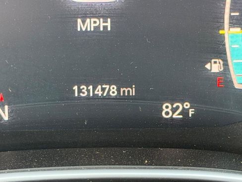 Used 2018 Chrysler Pacifica Limited w/ Advanced Safetytec Group FWD image 24