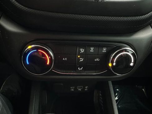 Used 2022 Chevrolet TrailBlazer LS image 29