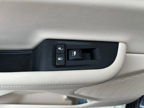 New 2025 Jeep Grand Cherokee L Limited w/ Luxury Tech Group II image 25