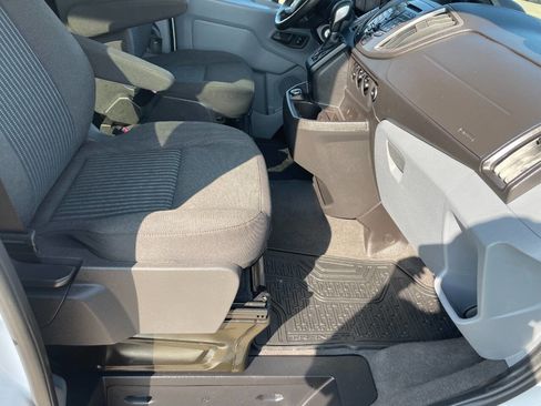 Used 2017 Ford Transit 150 XLT image 19