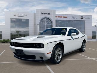 Used 2016 Dodge Challenger SXT RWD video 4