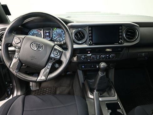 Used 2022 Toyota Tacoma TRD Sport w/ Technology Package AWD/4WD image 12