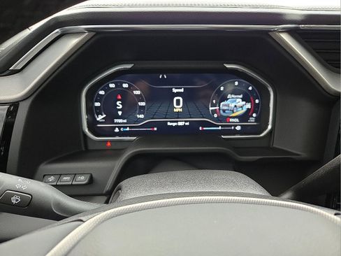 Used 2024 GMC Sierra 3500 Denali w/ Technology Package image 23