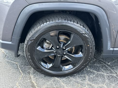 Used 2018 Jeep Compass Latitude w/ Popular Equipment Group FWD image 13