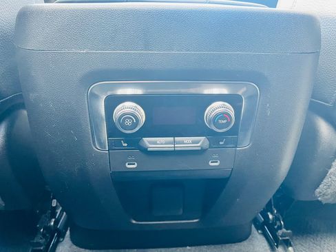 Used 2022 GMC Yukon Denali AWD/4WD image 36