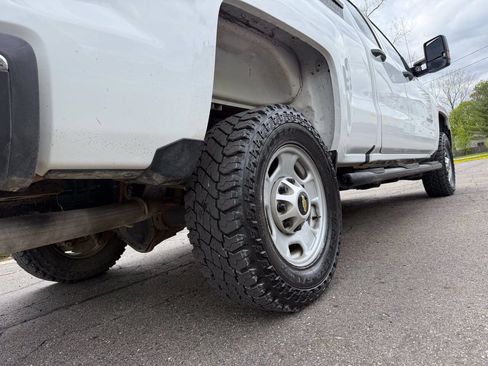 Used 2019 Chevrolet Silverado 2500 W/T AWD/4WD image 15