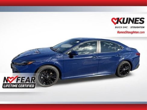 Used 2025 Toyota Camry SE FWD image 6