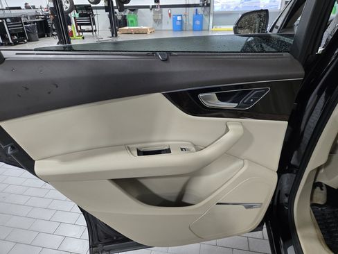 Used 2018 Audi Q7 3.0T Prestige w/ Prestige Package AWD/4WD image 33