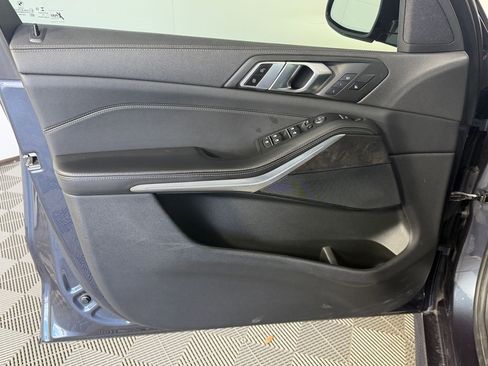 Used 2022 BMW X5 sDrive40i w/ M Sport Package image 12