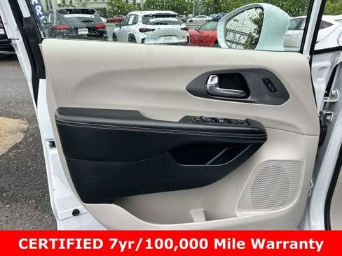 Used 2022 Chrysler Pacifica Touring-L AWD/4WD image 20