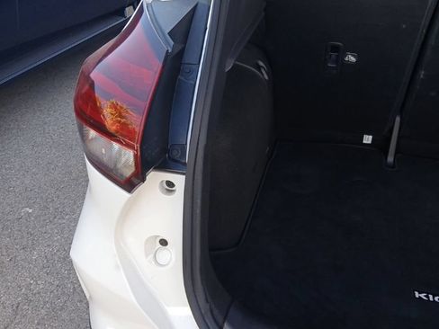 Certified 2022 Nissan Kicks SV FWD image 10