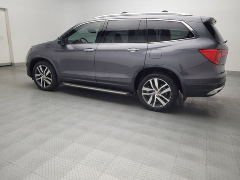 Used 2018 Honda Pilot Touring image 3