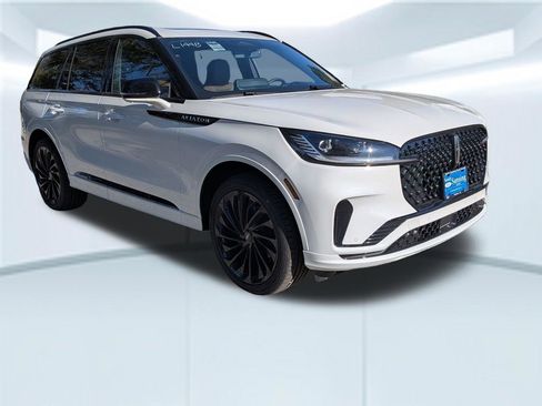 New 2026 Lincoln Aviator Reserve image 4