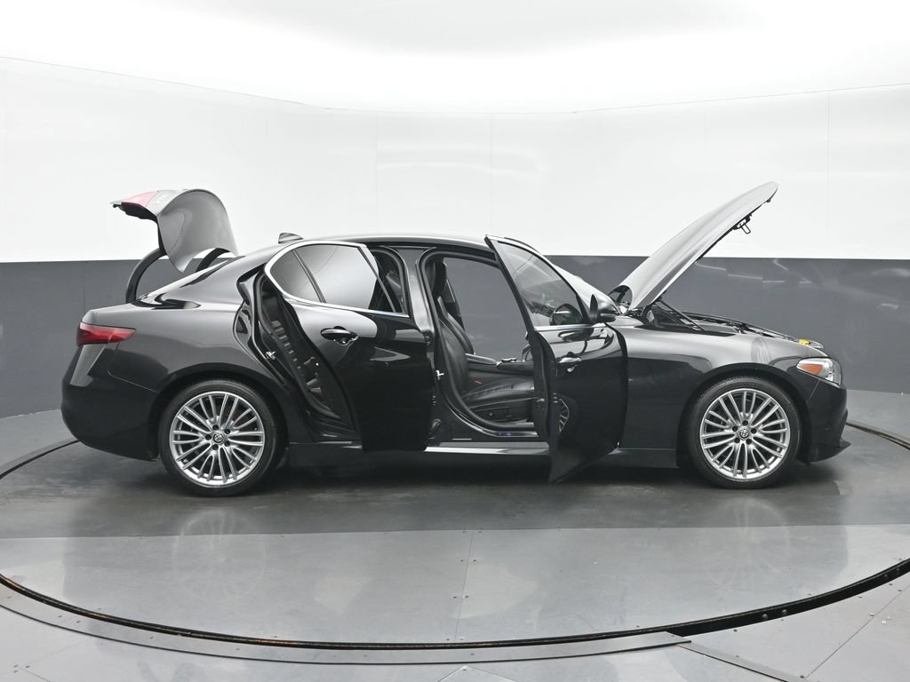 Used 2017 Alfa Romeo Giulia Ti w/ TI Lusso Light Wood Package RWD image 39