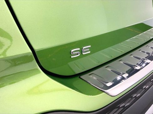 New 2026 Volkswagen Taos SE image 13