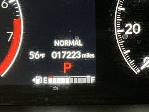 Used 2023 Honda Pilot EX-L image 6