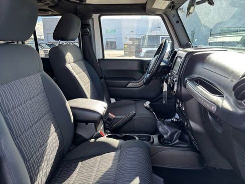 Used 2012 Jeep Wrangler Unlimited Sport image 27