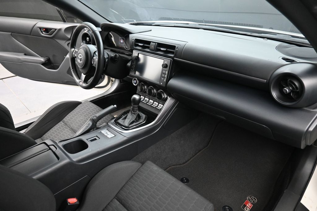 Used 2023 Toyota GR86 RWD image 19