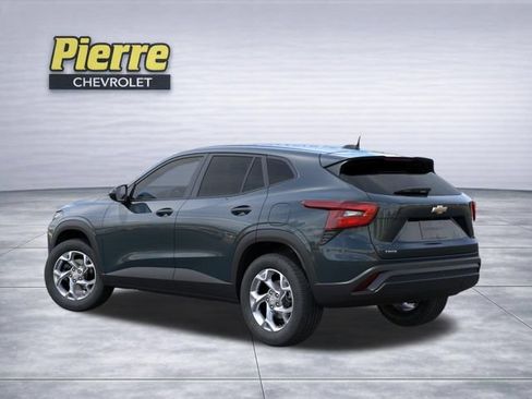 New 2026 Chevrolet Trax LS w/ LS Convenience Package FWD image 3