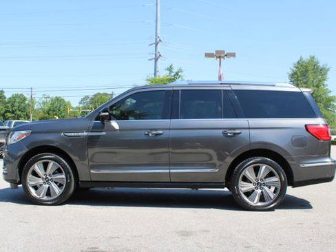 Used 2018 Lincoln Navigator Reserve w/ Technology Package AWD/4WD image 8