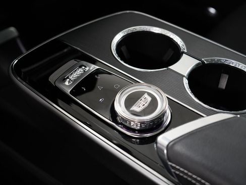 Used 2024 Cadillac Lyriq Luxury AWD/4WD image 15