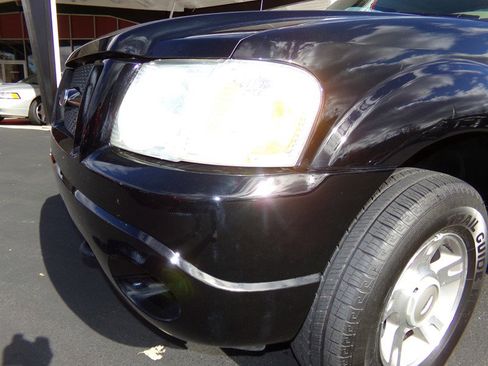 Used 2004 Ford Explorer Sport Trac XLT image 3