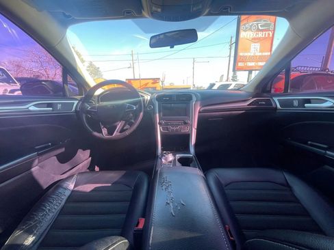 Used 2017 Ford Fusion SE w/ Equipment Group 201A image 14