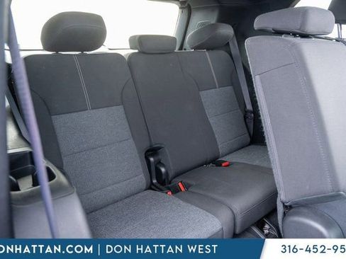 Used 2025 GMC Acadia Elevation image 23