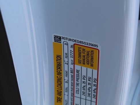 Used 2025 GMC Sierra 1500 SLT image 39