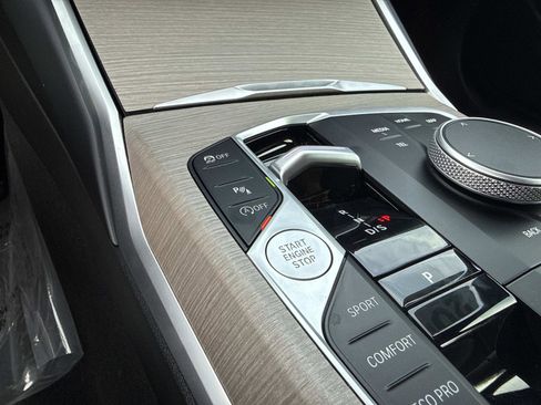 Certified 2025 BMW 330i xDrive Sedan w/ Convenience Package image 29