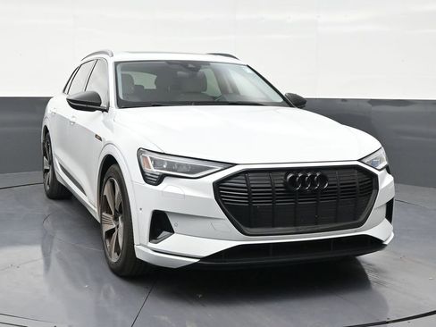 Used 2023 Audi e-tron Premium Plus w/ Premium Plus Package image 7