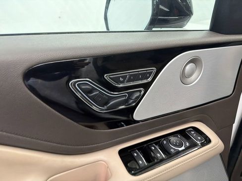 Used 2021 Lincoln Aviator Reserve w/ Equipment Group 202A AWD/4WD image 12