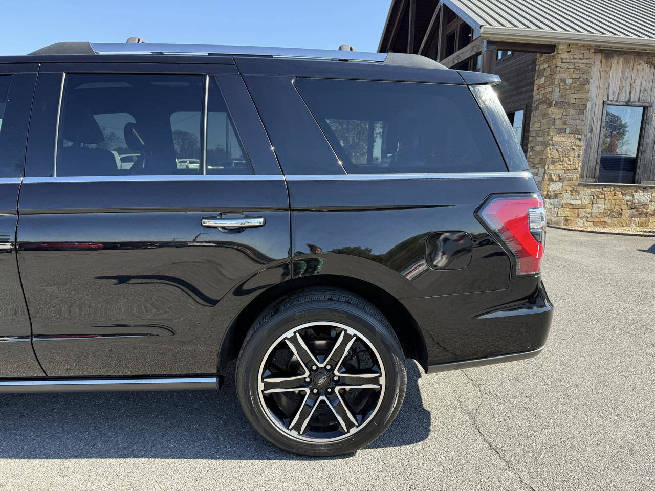 Used 2021 Ford Expedition Limited AWD/4WD image 46
