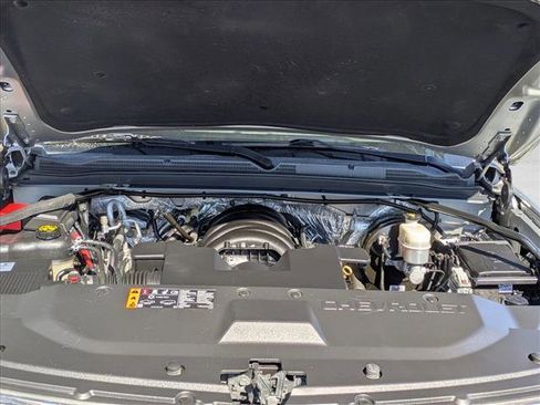 Used 2018 Chevrolet Suburban LT image 20