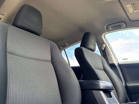 Used 2016 Toyota RAV4 LE FWD image 28