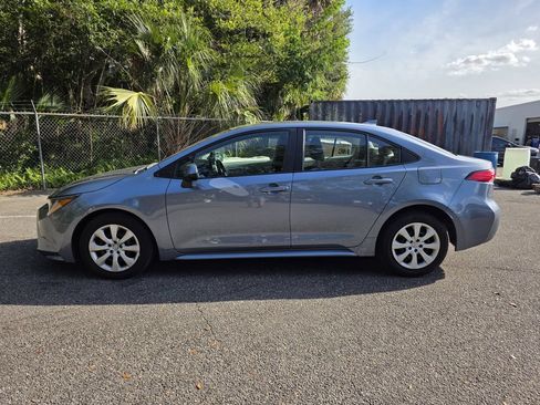 Used 2025 Toyota Corolla LE w/ Convenience Package FWD image 5