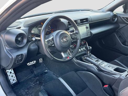 Used 2023 Toyota GR86 Premium w/ ALL Weather Mat Package (TMS) image 9