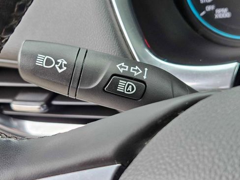 Used 2023 Chevrolet Traverse LT image 27