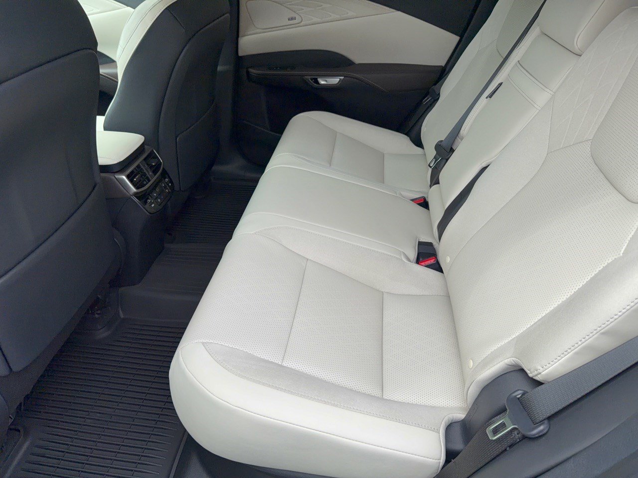 New 2026 Lexus RX 350 AWD image 25