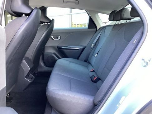 Used 2025 Kia K4 LXS image 26